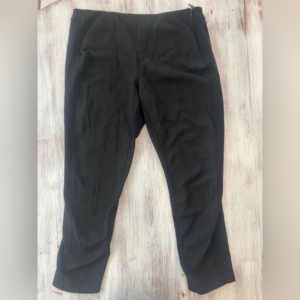 Women’s White House Black Market The Skinny Black Textured Skinny Pants Size 14